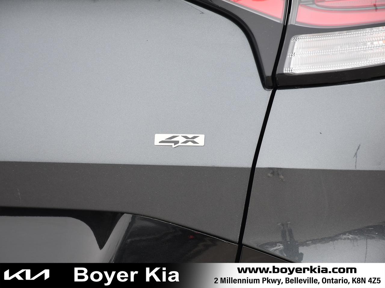 2023 Kia Sportage EX Photo