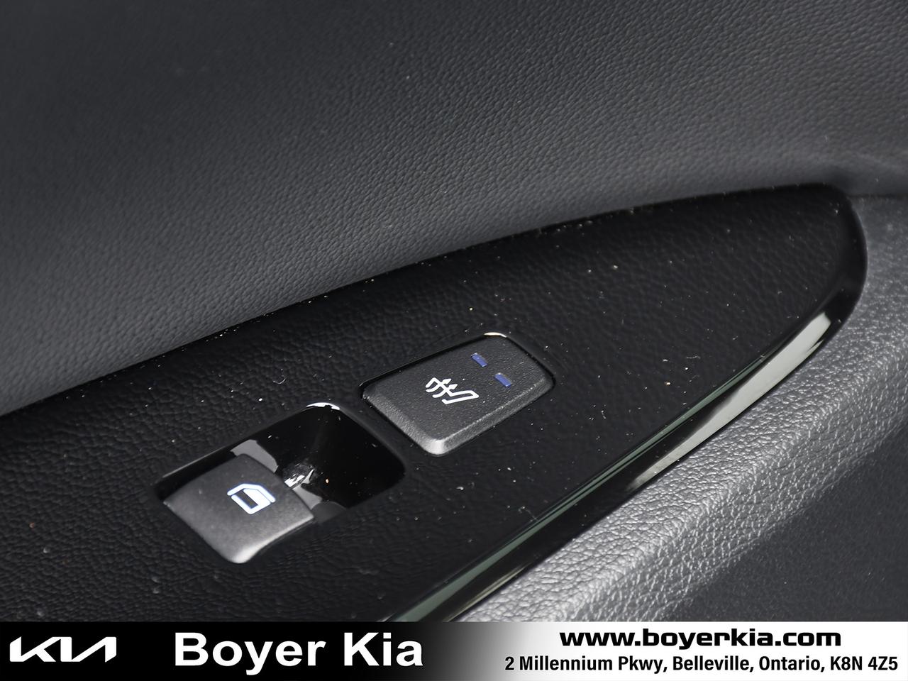 2023 Kia Sportage EX Photo