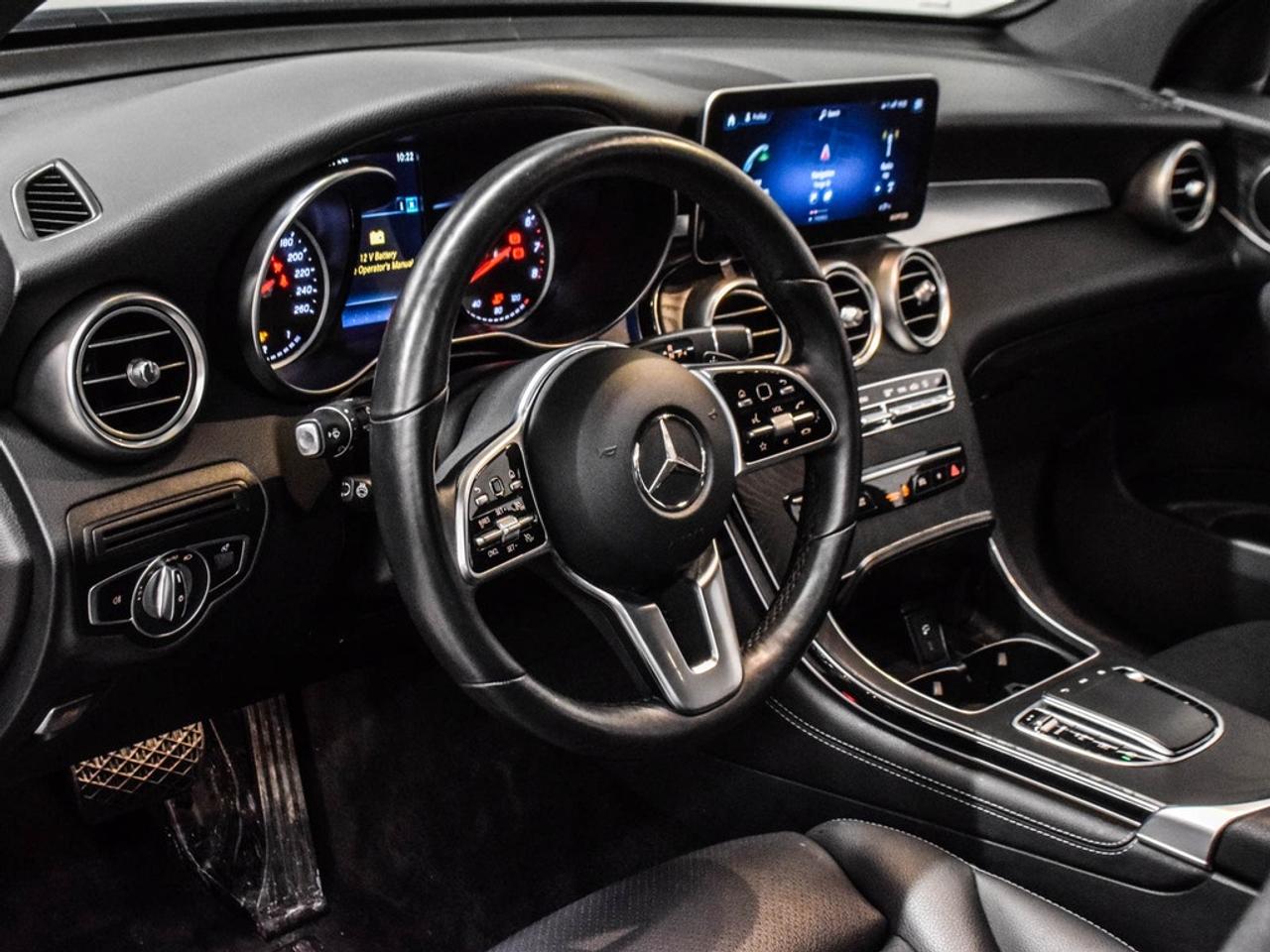 2020 Mercedes-Benz GLC300  Photo