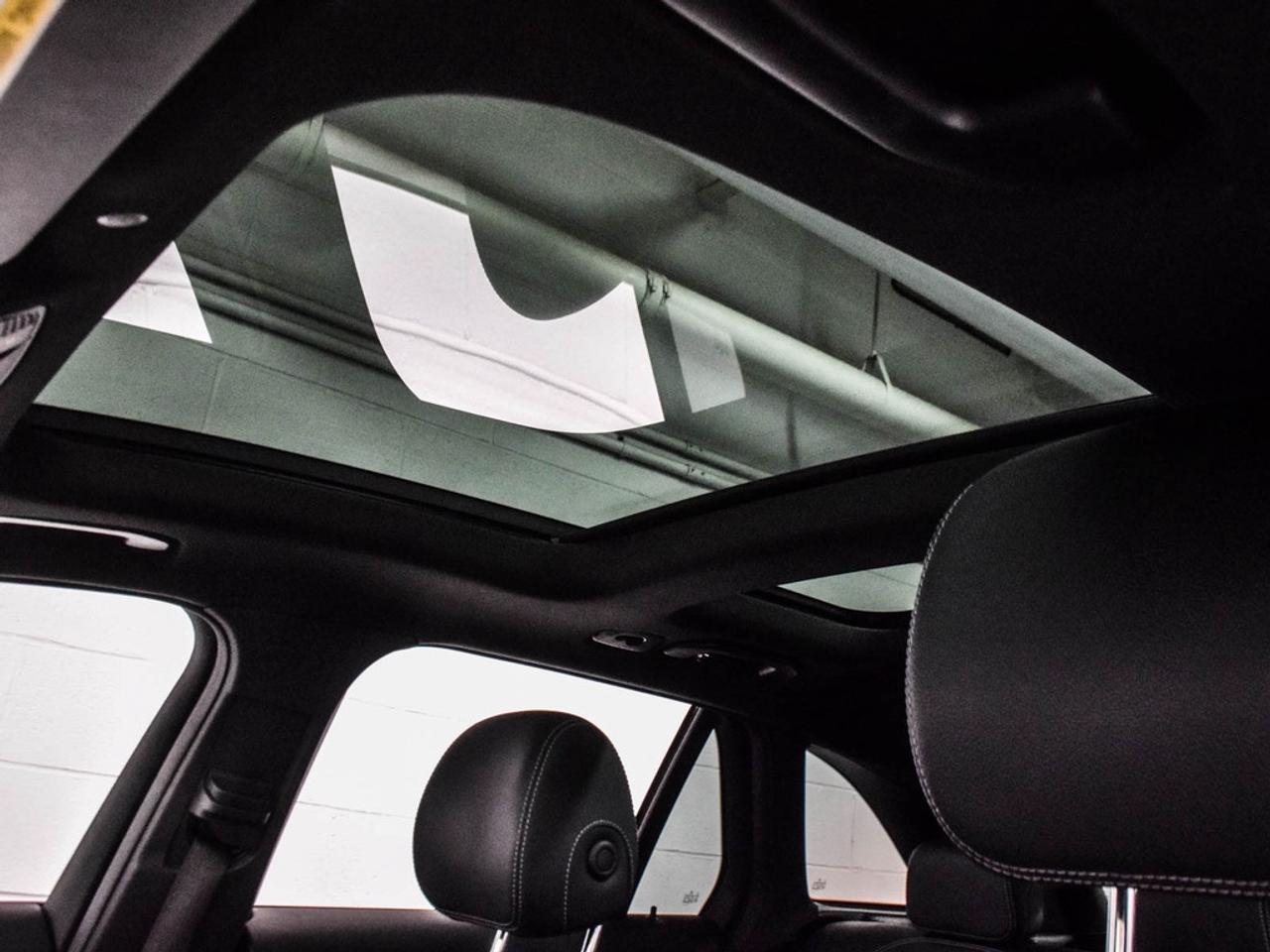 2020 Mercedes-Benz GLC300  Photo