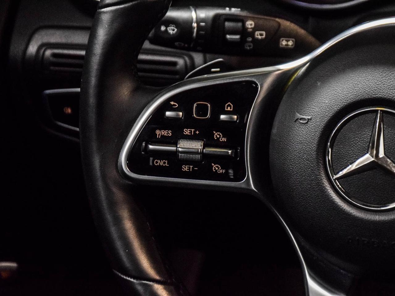 2020 Mercedes-Benz GLC300  Photo