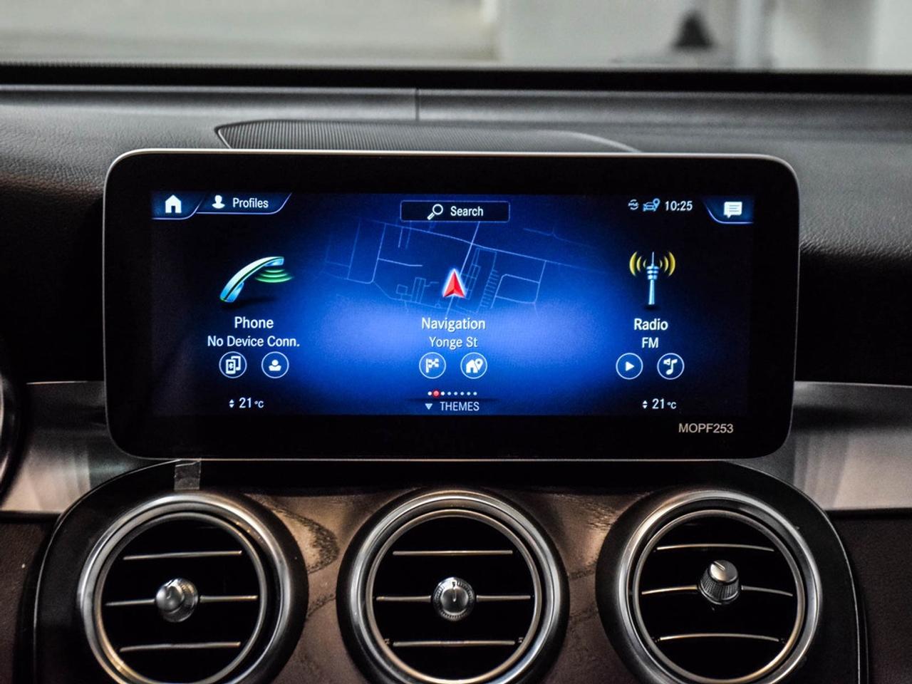 2020 Mercedes-Benz GLC300  Photo