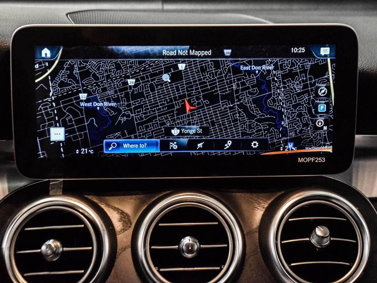 2020 Mercedes-Benz GLC300  Photo