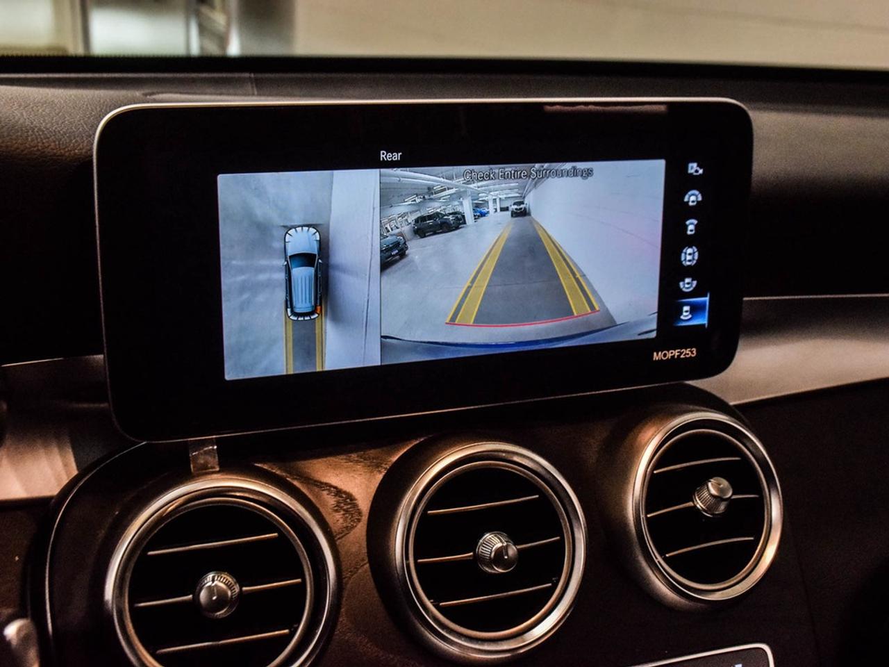 2020 Mercedes-Benz GLC300  Photo