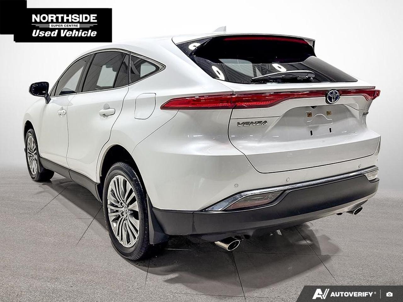 2023 Toyota Venza Limited 4dr All-Wheel Drive Photo4