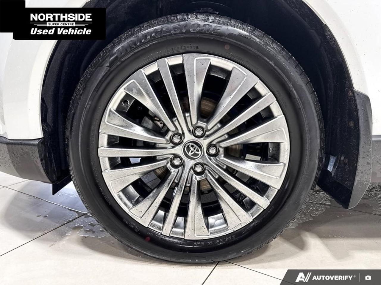 2023 Toyota Venza Limited 4dr All-Wheel Drive Photo