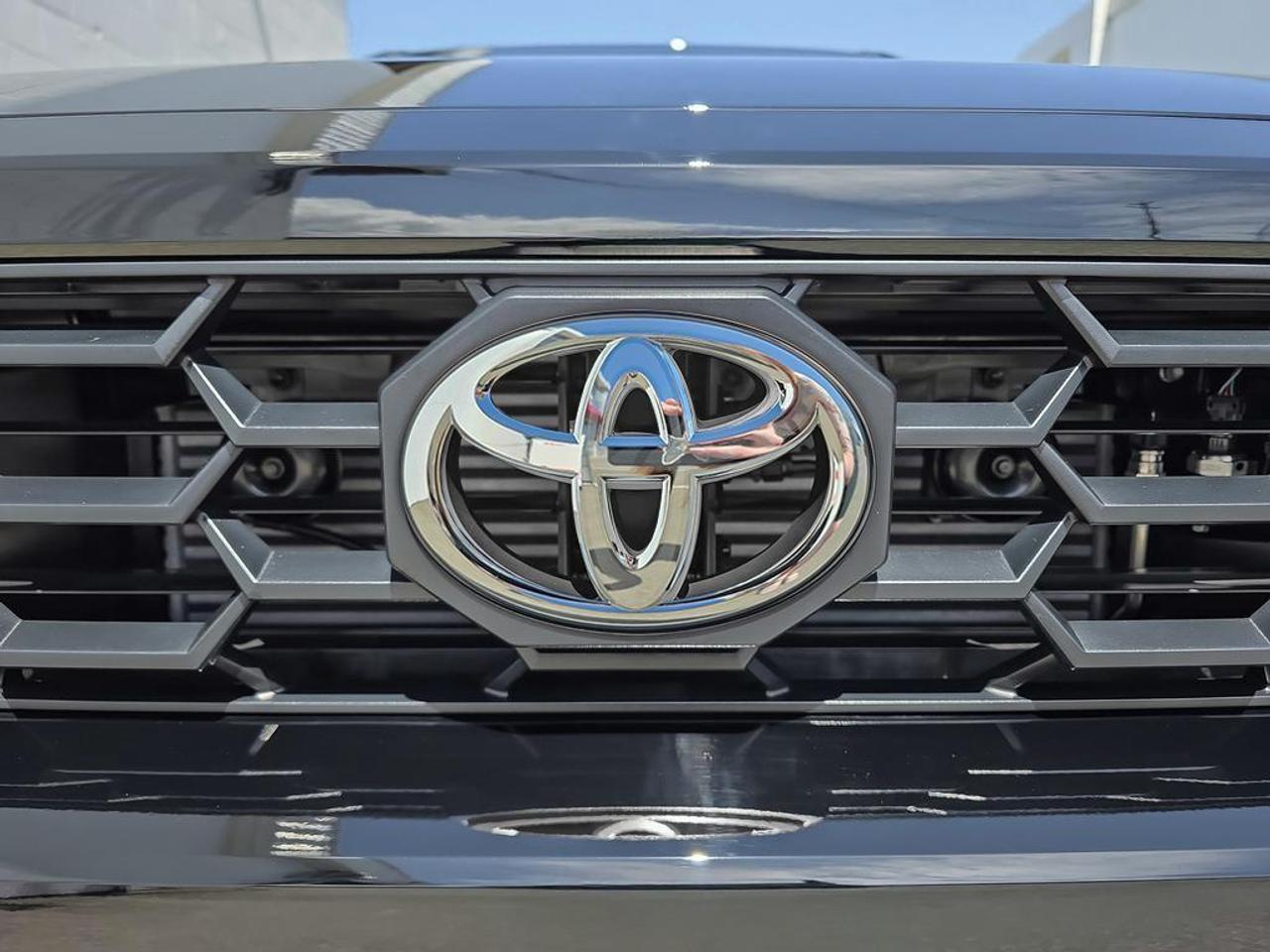 2026 Toyota 4Runner Hybrid Base 4dr 4x4 Photo