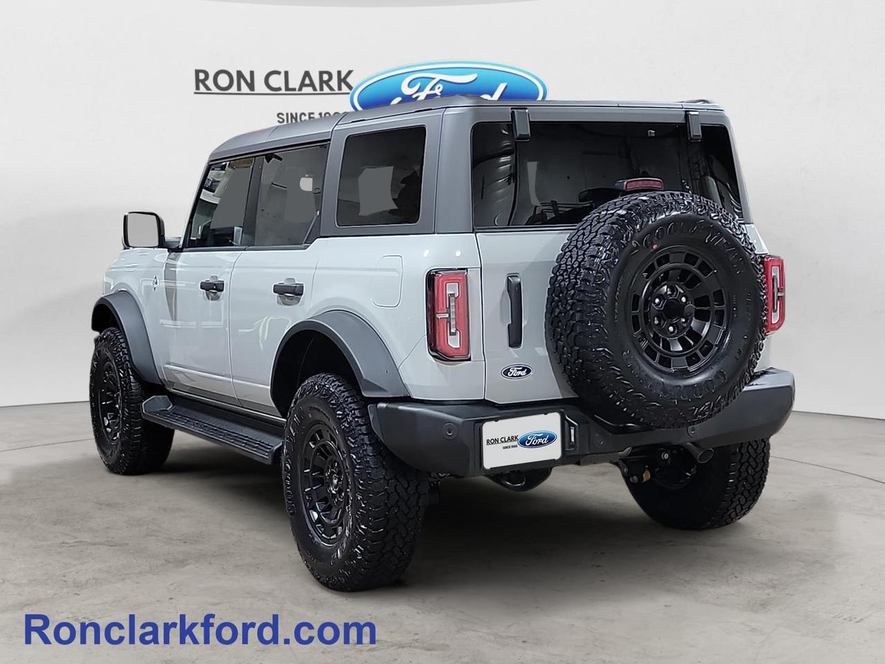 2026 Ford Bronco Outer Banks 4dr 4x4 Photo4