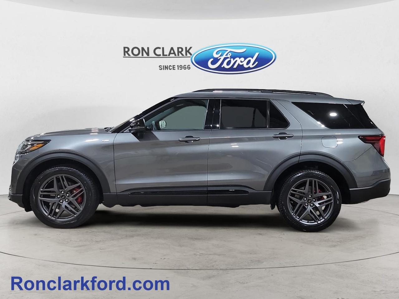 2026 Ford Explorer ST-Line 4dr 4x4 Photo3