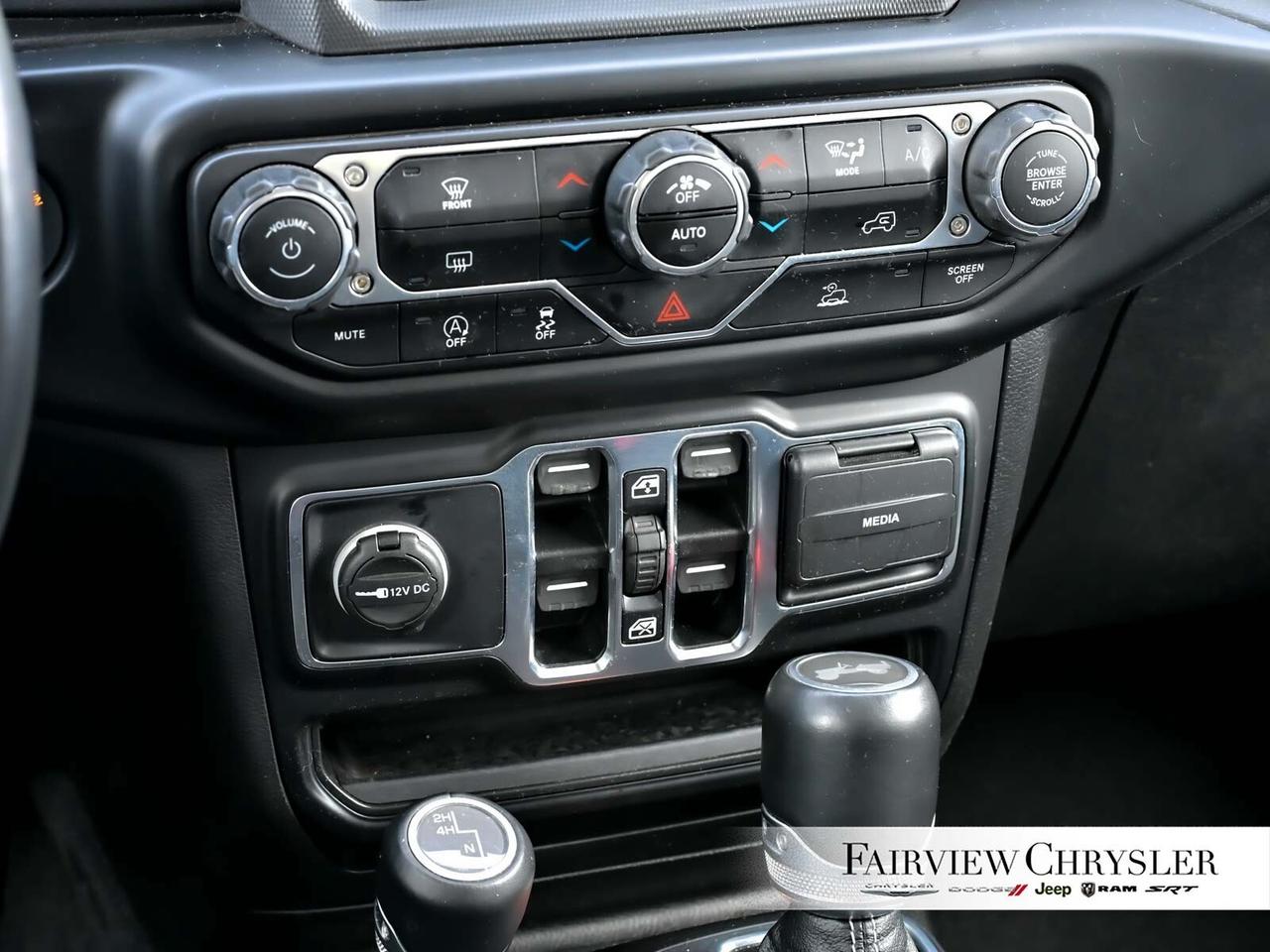 2021 Jeep WRANGLER UNLIMITED Sahara LEAHTER   ALPINE   NAV   CARPLAY   CLEAN CA Photo