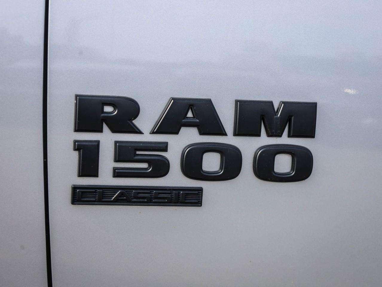 2020 RAM 1500 SLT CLEAN ACCIDENT REPORT! Photo