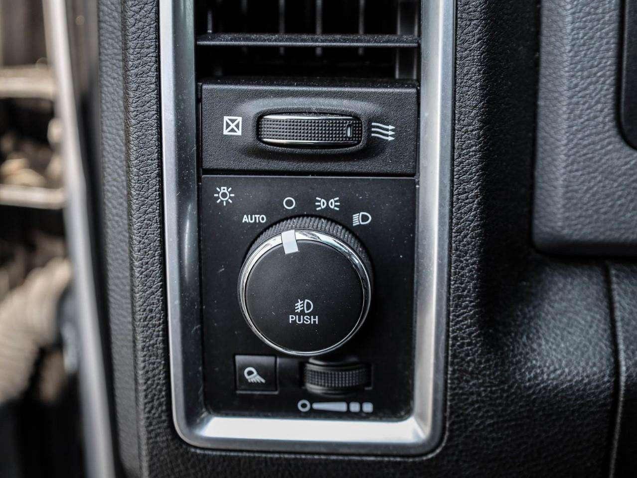 2020 RAM 1500 SLT CLEAN ACCIDENT REPORT! Photo