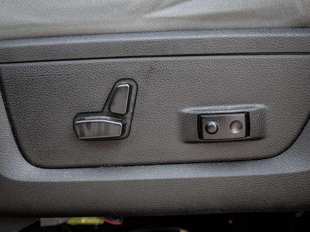 2020 RAM 1500 SLT CLEAN ACCIDENT REPORT! Photo