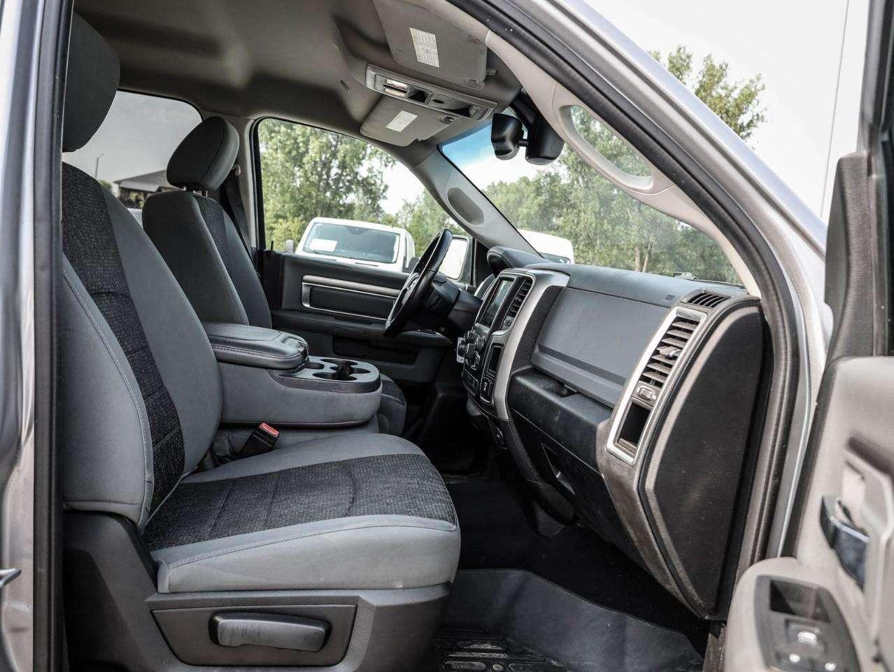 2020 RAM 1500 SLT CLEAN ACCIDENT REPORT! Photo