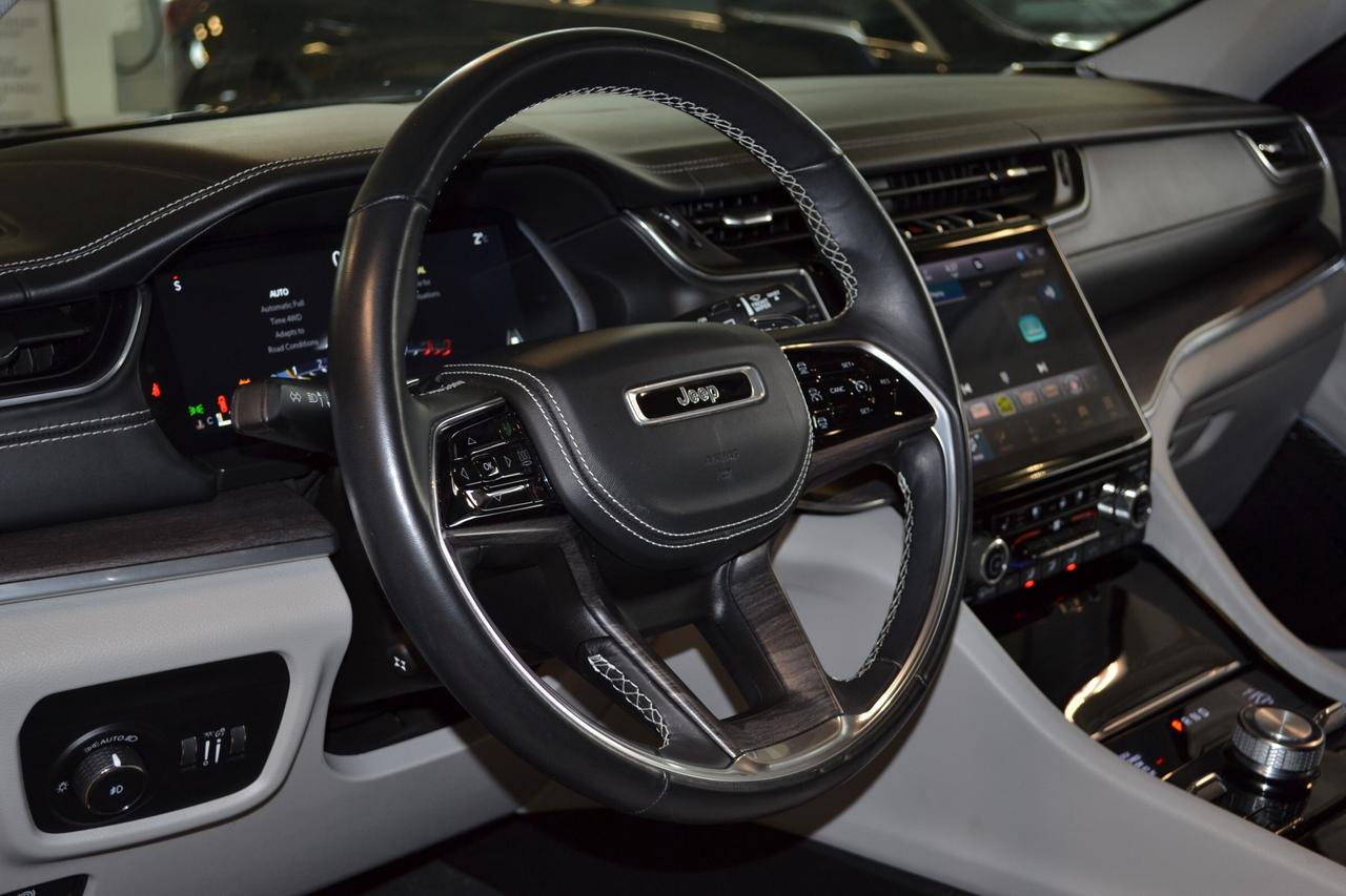 2022 Jeep Grand Cherokee L Overland Photo3