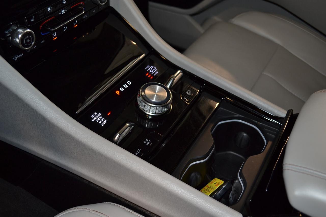 2022 Jeep Grand Cherokee L Overland Photo