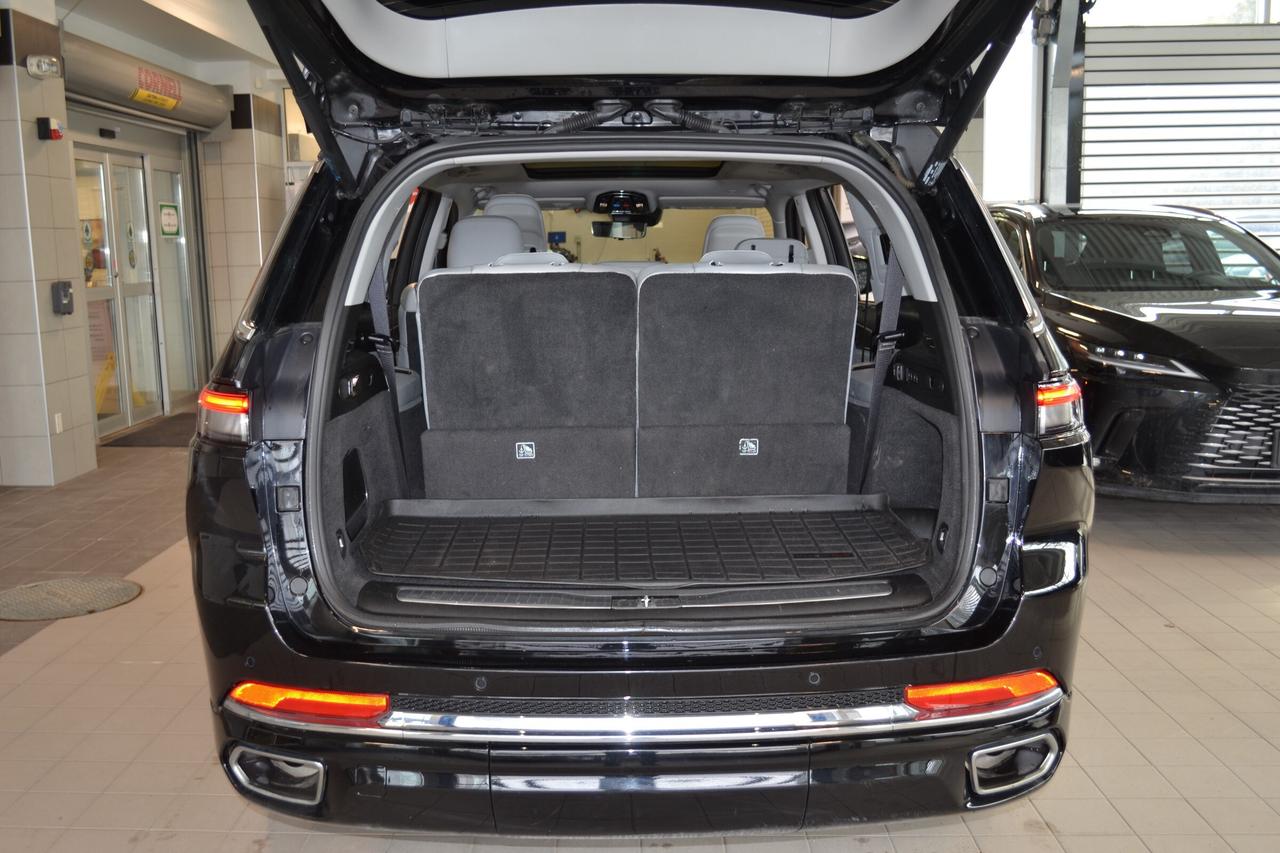 2022 Jeep Grand Cherokee L Overland Photo