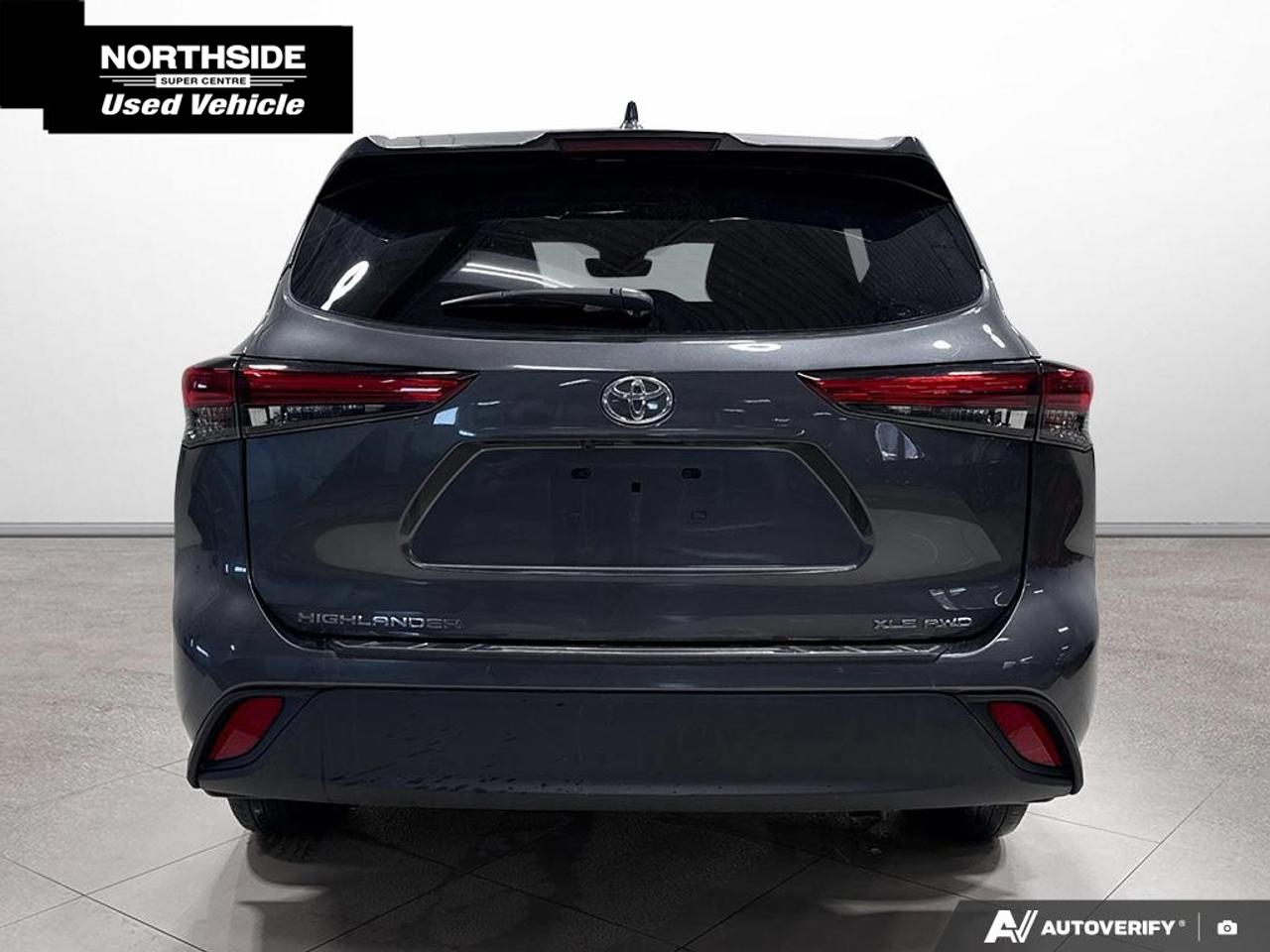 2023 Toyota Highlander XLE 4dr All-wheel Drive Photo