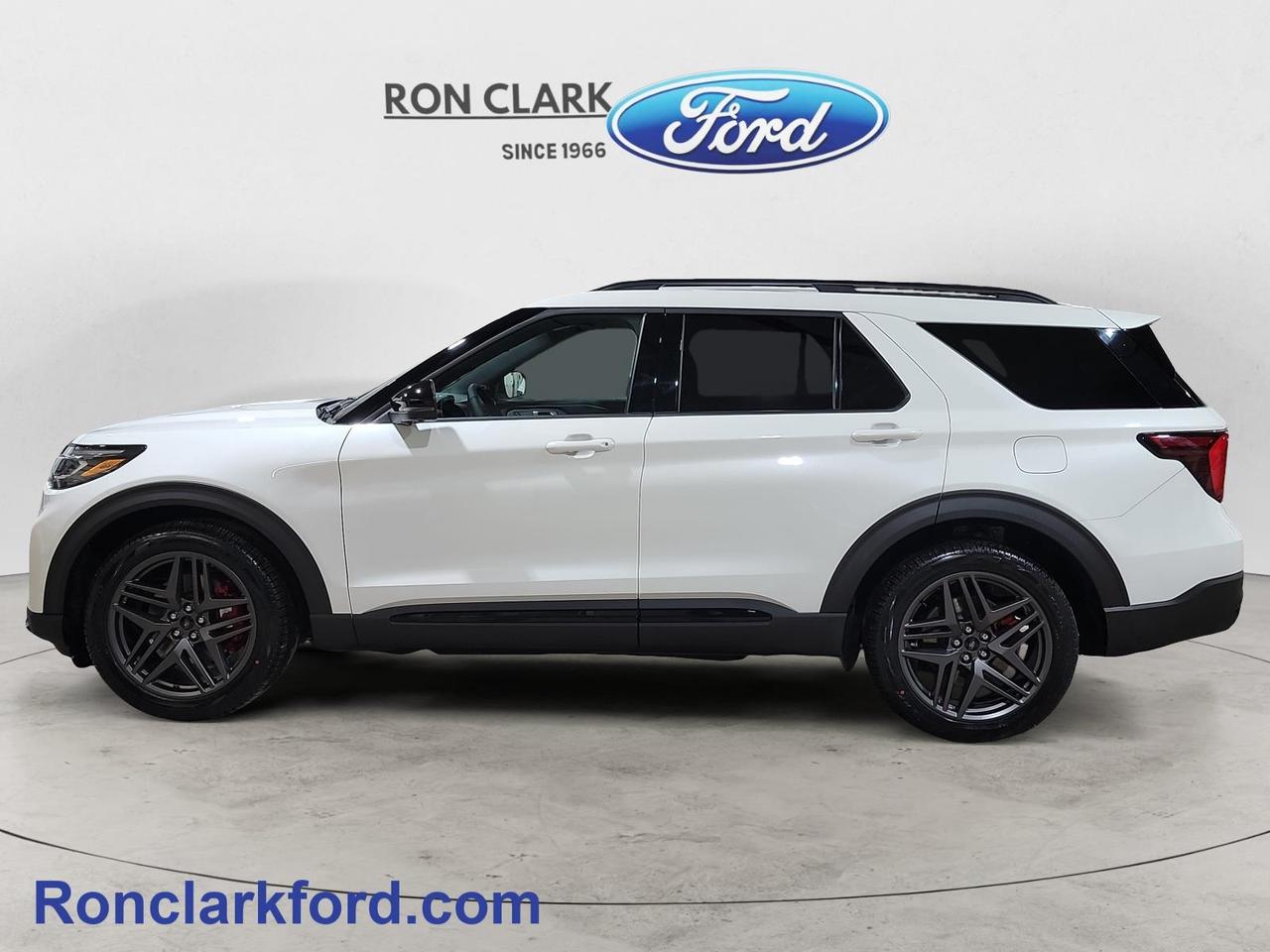 2026 Ford Explorer ST 4dr 4x4 Photo3