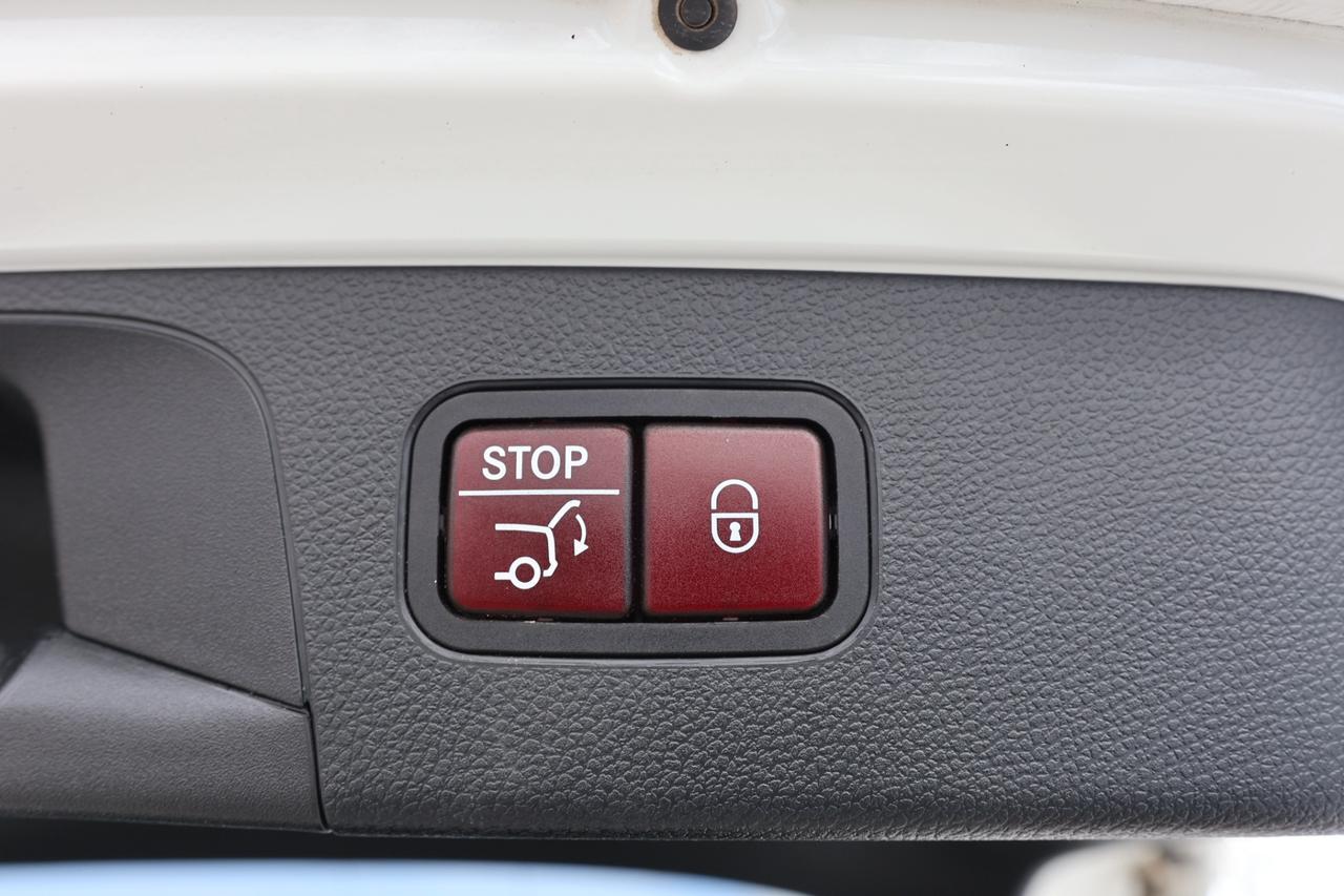 2019 Mercedes-Benz GLC-Class GLC300-4MATIC-AMG/NAV/B CAM/PANOROOF/BLIS/P SENSOR Photo