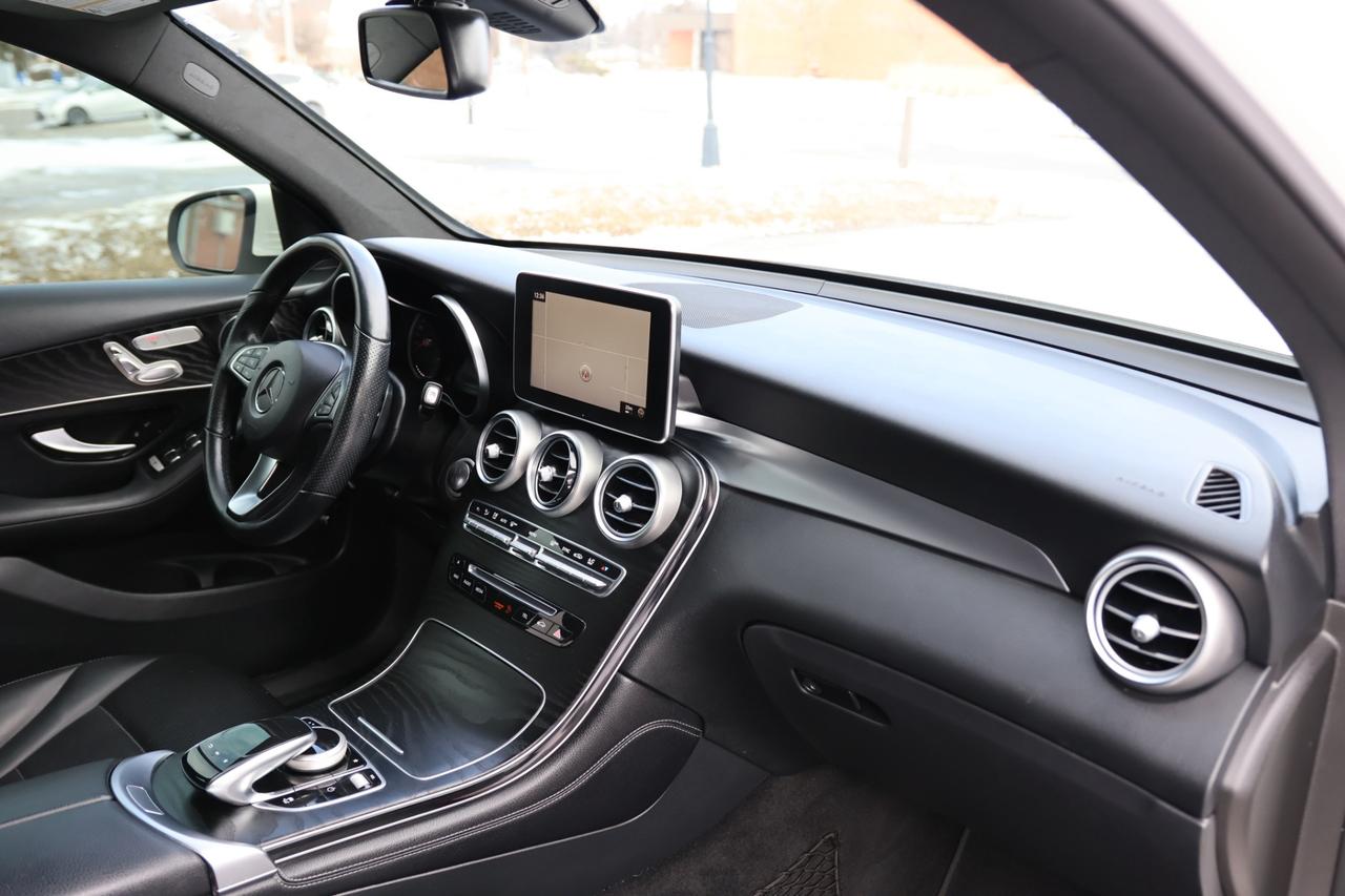 2019 Mercedes-Benz GLC-Class GLC300-4MATIC-AMG/NAV/B CAM/PANOROOF/BLIS/P SENSOR Photo