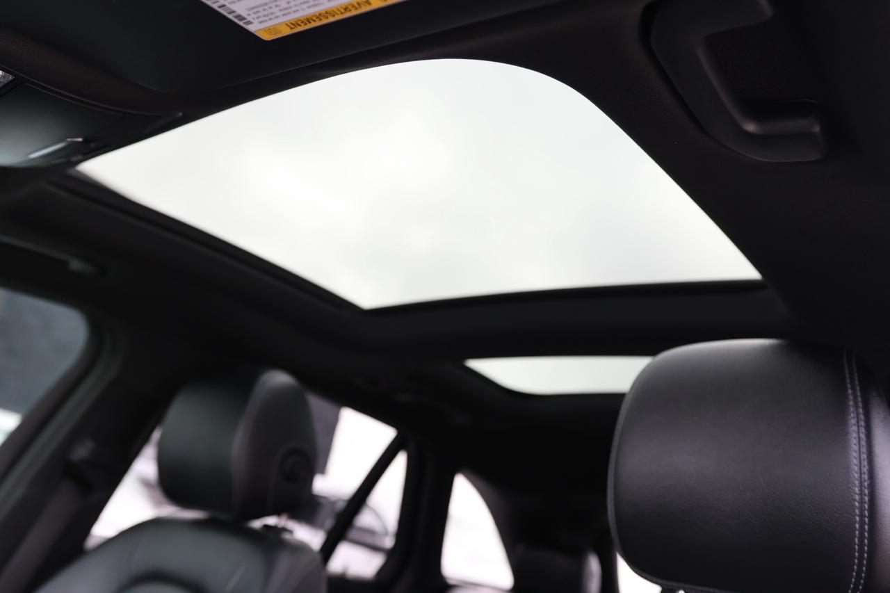 2019 Mercedes-Benz GLC-Class GLC300-4MATIC-AMG/NAV/B CAM/PANOROOF/BLIS/P SENSOR Photo