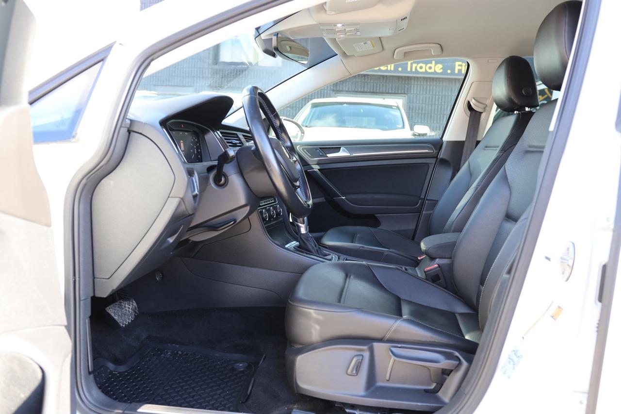 2018 Volkswagen e-Golf COMFORTLINE/NAV/LEATHER/MEMORY SEAT/HEATED SEATS/B Photo