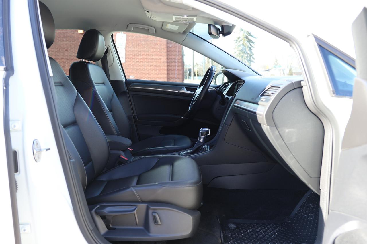 2018 Volkswagen e-Golf COMFORTLINE/NAV/LEATHER/MEMORY SEAT/HEATED SEATS/B Photo