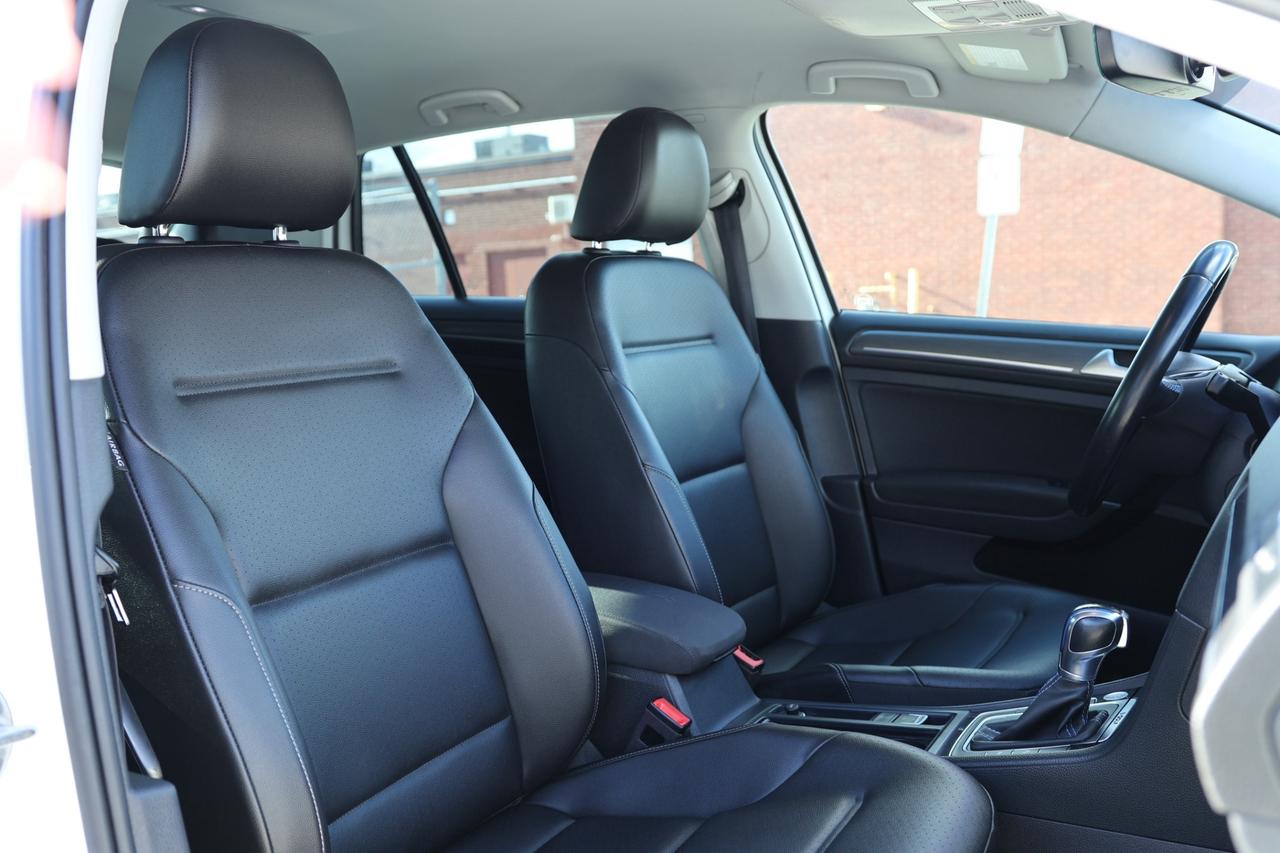 2018 Volkswagen e-Golf COMFORTLINE/NAV/LEATHER/MEMORY SEAT/HEATED SEATS/B Photo