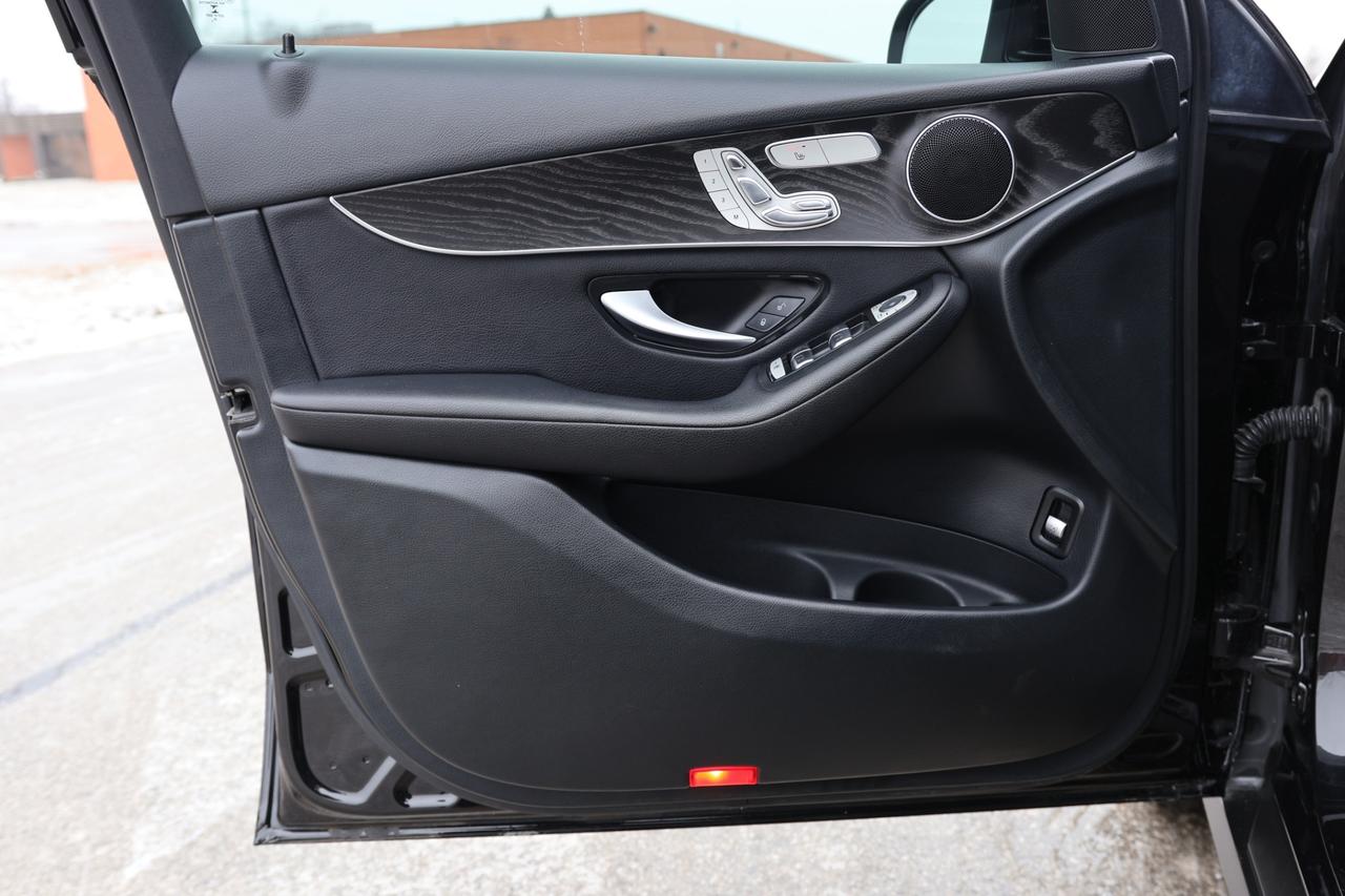 2019 Mercedes-Benz GLC-Class GLC300-4MATIC/NAV/360 CAM/PANOROOF/BLIS/P SENSORS/ Photo