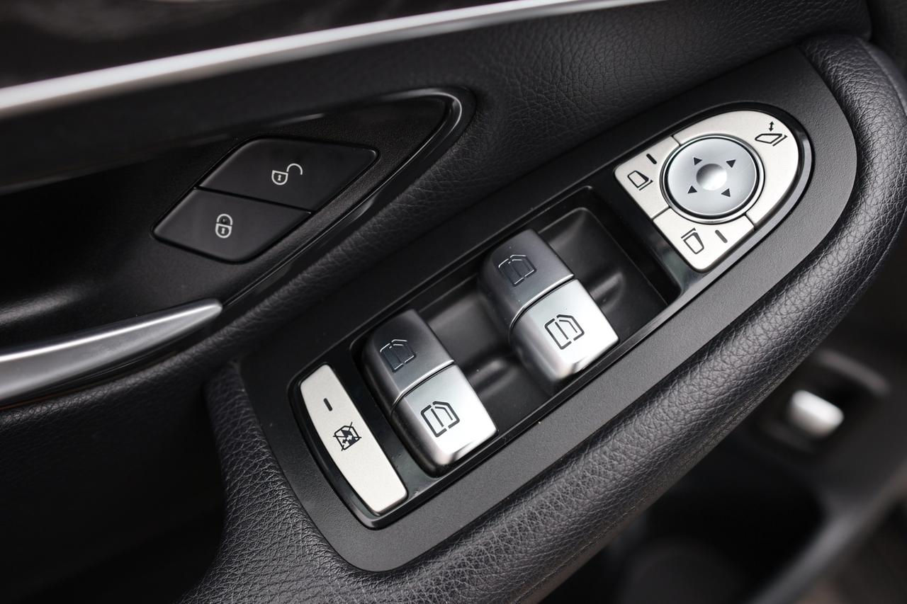 2019 Mercedes-Benz GLC-Class GLC300-4MATIC/NAV/360 CAM/PANOROOF/BLIS/P SENSORS/ Photo