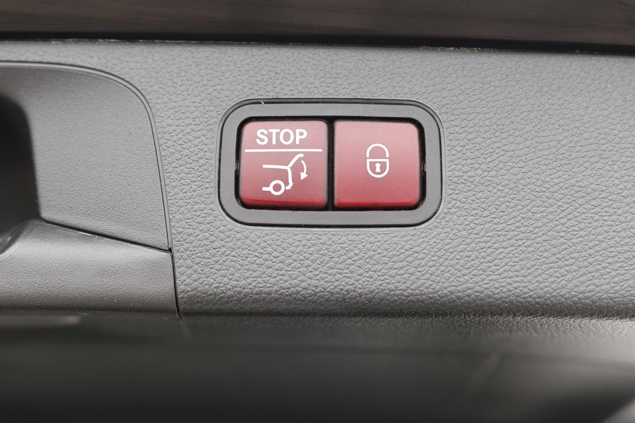 2019 Mercedes-Benz GLC-Class GLC300-4MATIC/NAV/360 CAM/PANOROOF/BLIS/P SENSORS/ Photo