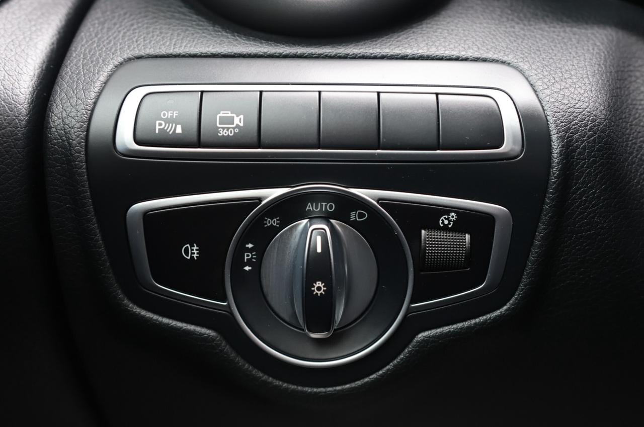 2019 Mercedes-Benz GLC-Class GLC300-4MATIC/NAV/360 CAM/PANOROOF/BLIS/P SENSORS/ Photo