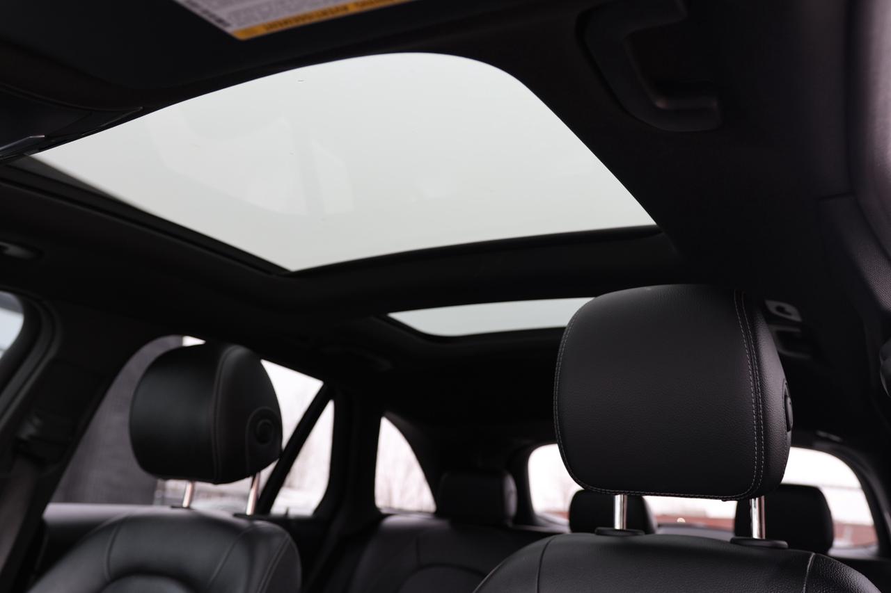 2019 Mercedes-Benz GLC-Class GLC300-4MATIC/NAV/360 CAM/PANOROOF/BLIS/P SENSORS/ Photo