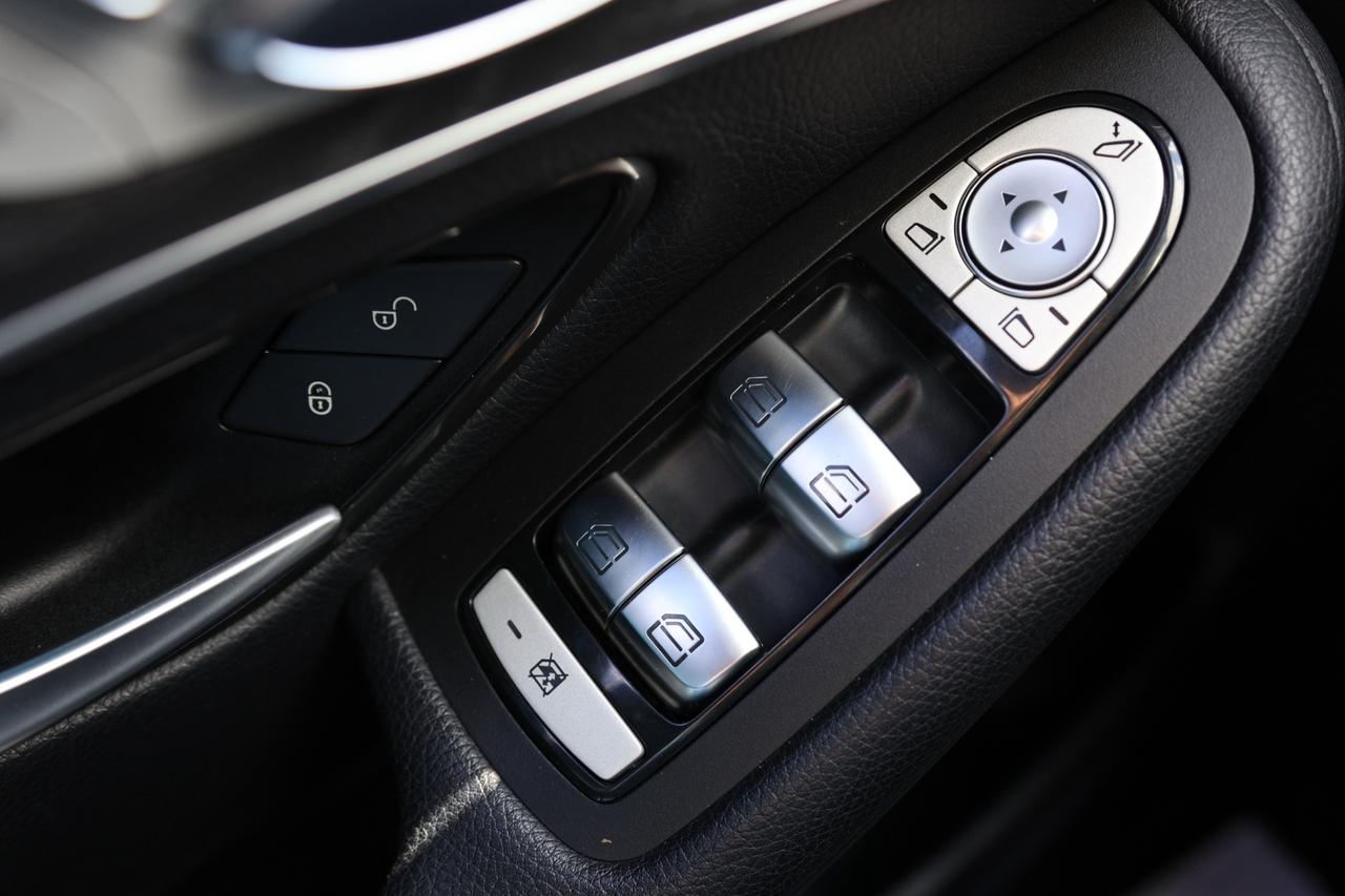 2019 Mercedes-Benz GLC-Class GLC300-4MATIC/NAV/360 CAM/BLIS/P SENSORS/PANOROOF/ Photo