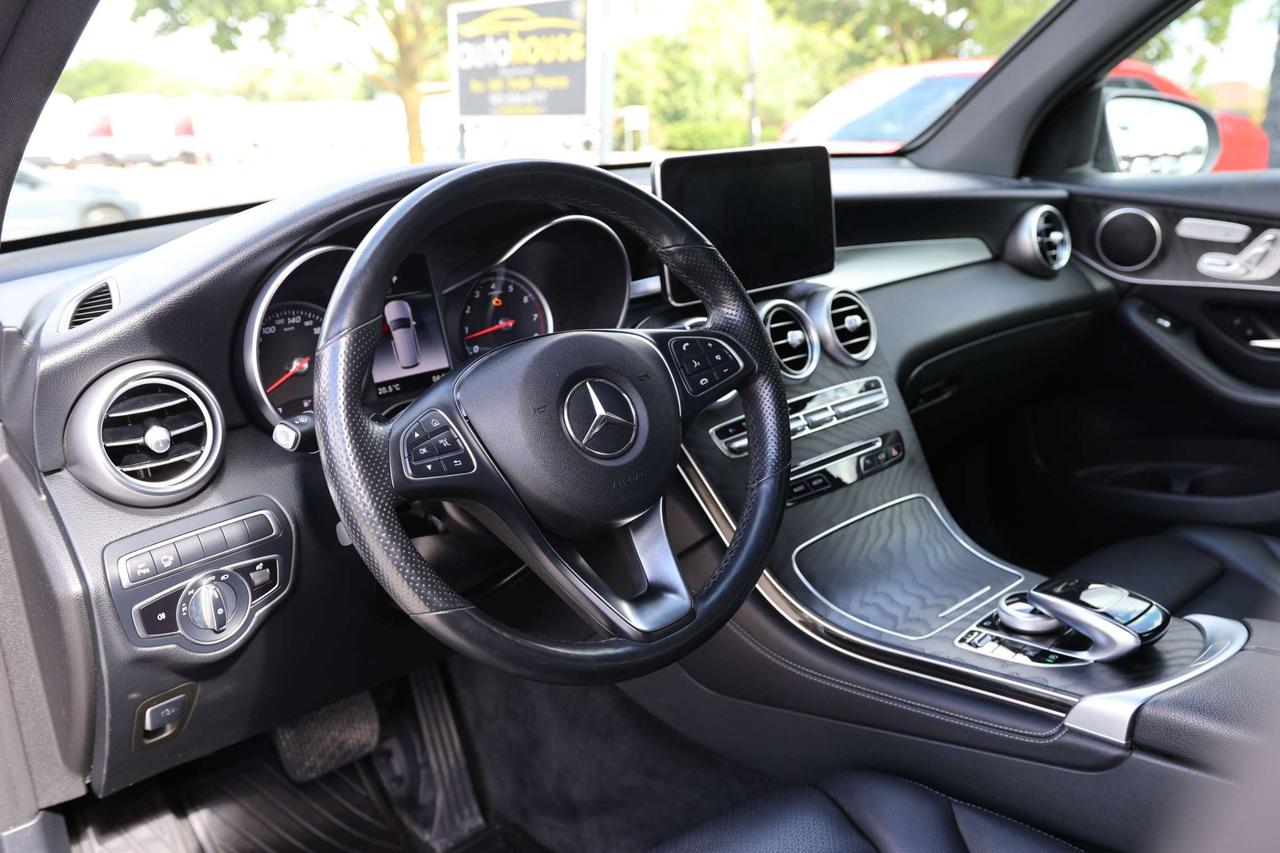 2019 Mercedes-Benz GLC GLC300-4MATIC/NAV/360 CAM/BLIS/P SENSORS/PANOROOF/LEATHER/H SEATS&STEERING/KEYLESS/BT/HEADLIGHT PKG Photo
