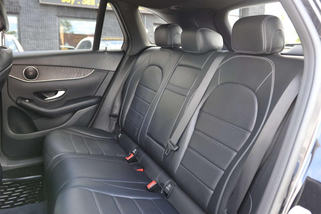 2019 Mercedes-Benz GLC GLC300-4MATIC/NAV/360 CAM/BLIS/P SENSORS/PANOROOF/LEATHER/H SEATS&STEERING/KEYLESS/BT/HEADLIGHT PKG Photo