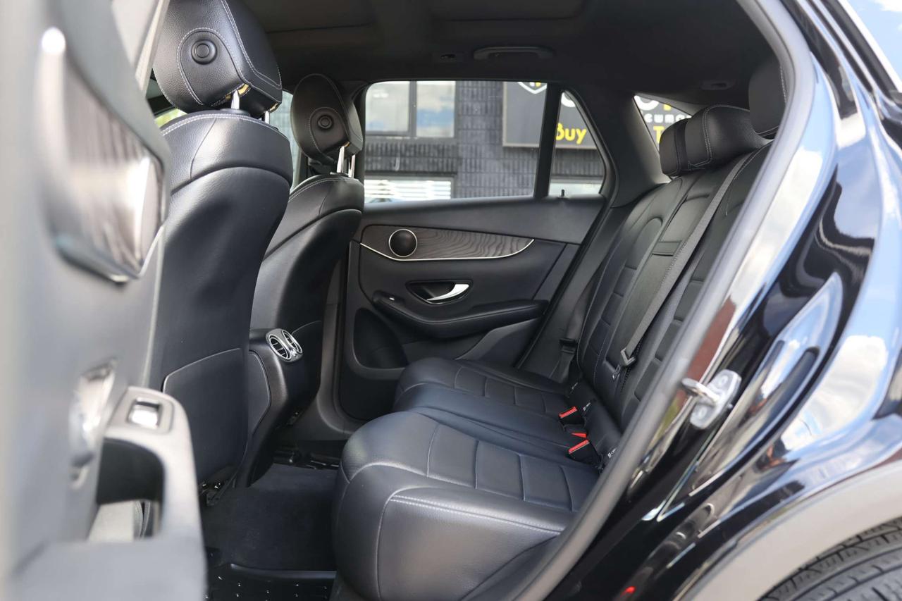 2019 Mercedes-Benz GLC GLC300-4MATIC/NAV/360 CAM/BLIS/P SENSORS/PANOROOF/LEATHER/H SEATS&STEERING/KEYLESS/BT/HEADLIGHT PKG Photo