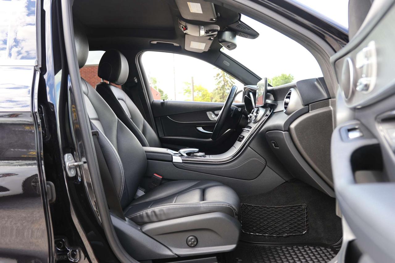 2019 Mercedes-Benz GLC GLC300-4MATIC/NAV/360 CAM/BLIS/P SENSORS/PANOROOF/LEATHER/H SEATS&STEERING/KEYLESS/BT/HEADLIGHT PKG Photo