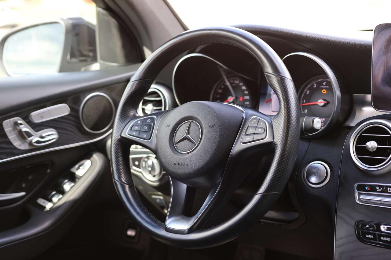 2019 Mercedes-Benz GLC GLC300-4MATIC/NAV/360 CAM/BLIS/P SENSORS/PANOROOF/LEATHER/H SEATS&STEERING/KEYLESS/BT/HEADLIGHT PKG Photo