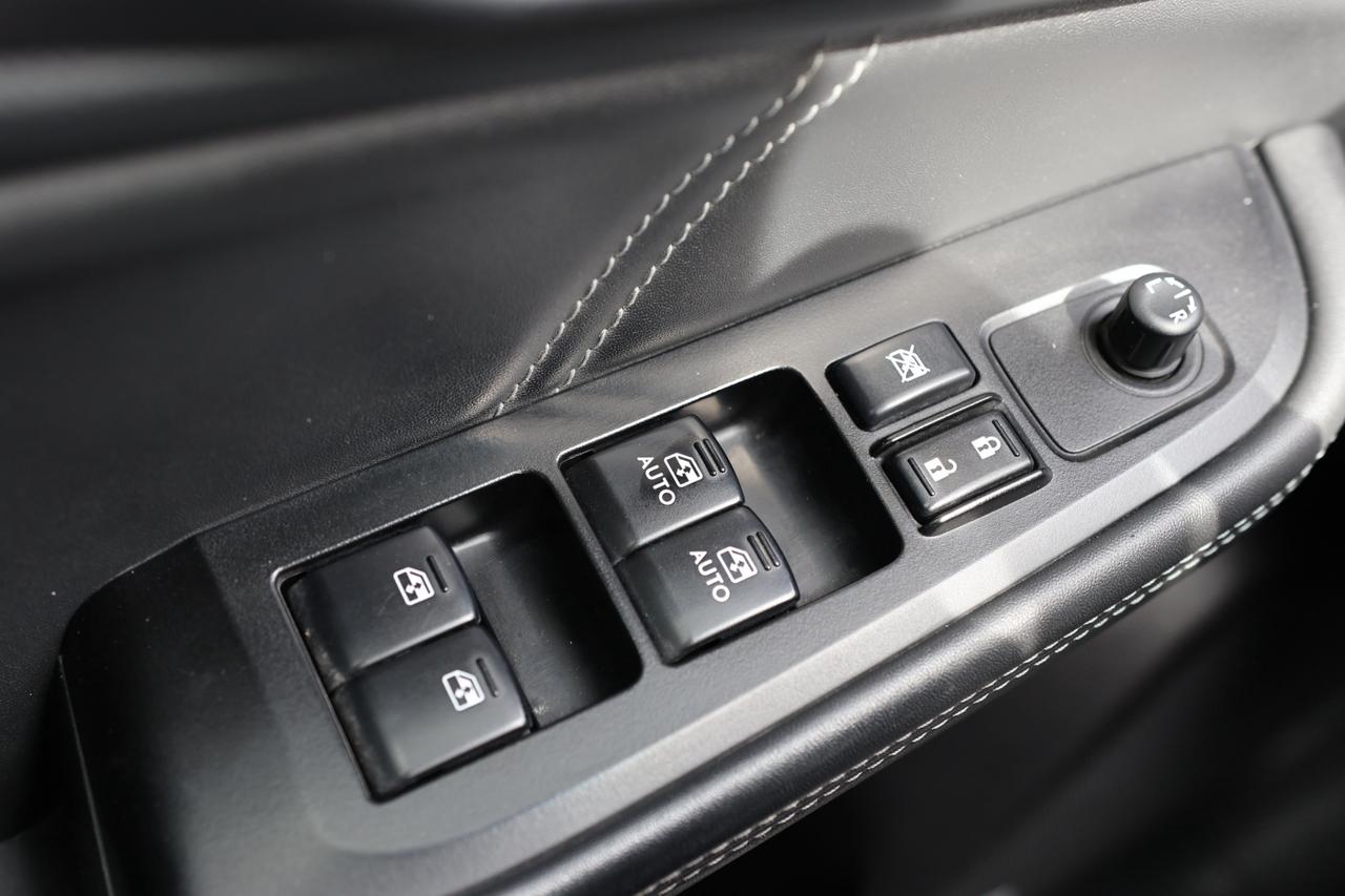 2018 Subaru Legacy LIMITED-3.6R-AWD-EYESIGHT PKG/NAV/ADAPT CRUISE/BCA Photo