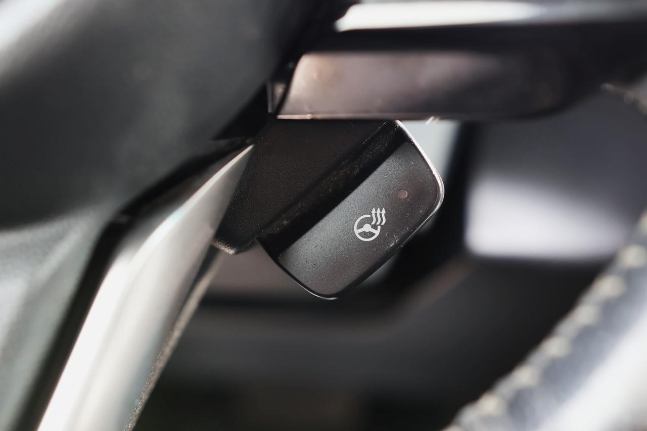 2018 Subaru Legacy LIMITED-3.6R-AWD-EYESIGHT PKG/NAV/ADAPT CRUISE/BCA Photo