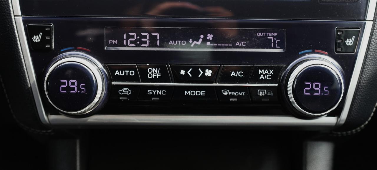 2018 Subaru Legacy LIMITED-3.6R-AWD-EYESIGHT PKG/NAV/ADAPT CRUISE/BCA Photo