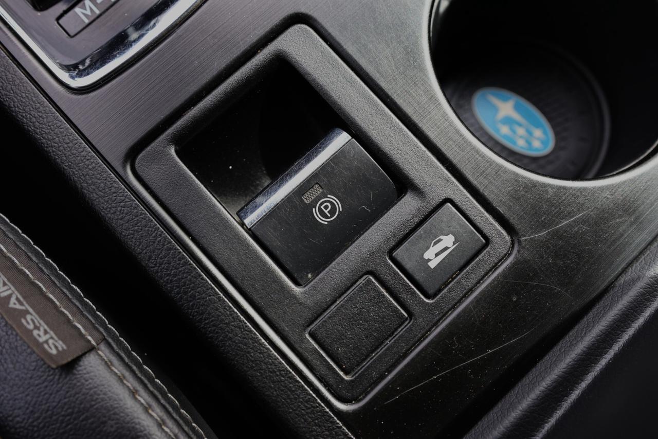 2018 Subaru Legacy LIMITED-3.6R-AWD-EYESIGHT PKG/NAV/ADAPT CRUISE/BCA Photo