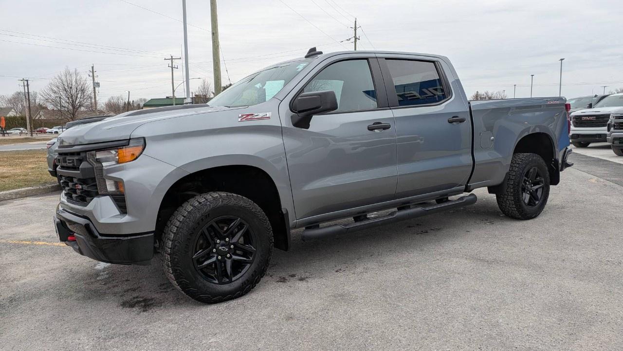 2024 Chevrolet Silverado 1500 Crew Cab Standard Box 4-Wheel Drive Custom Trail Boss Photo