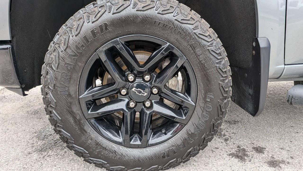 2024 Chevrolet Silverado 1500 Crew Cab Standard Box 4-Wheel Drive Custom Trail Boss Photo