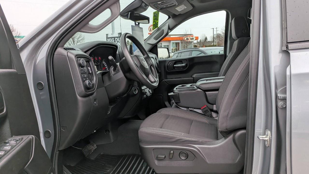 2024 Chevrolet Silverado 1500 Crew Cab Standard Box 4-Wheel Drive Custom Trail Boss Photo