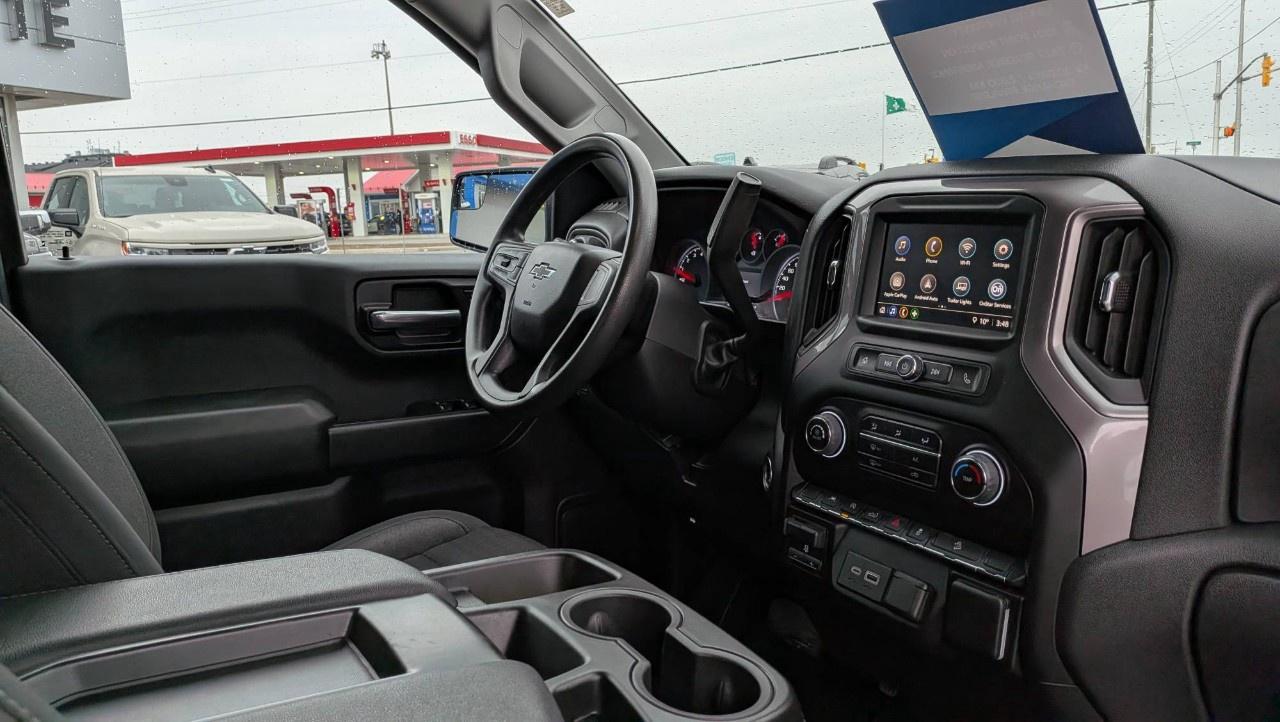 2024 Chevrolet Silverado 1500 Crew Cab Standard Box 4-Wheel Drive Custom Trail Boss Photo