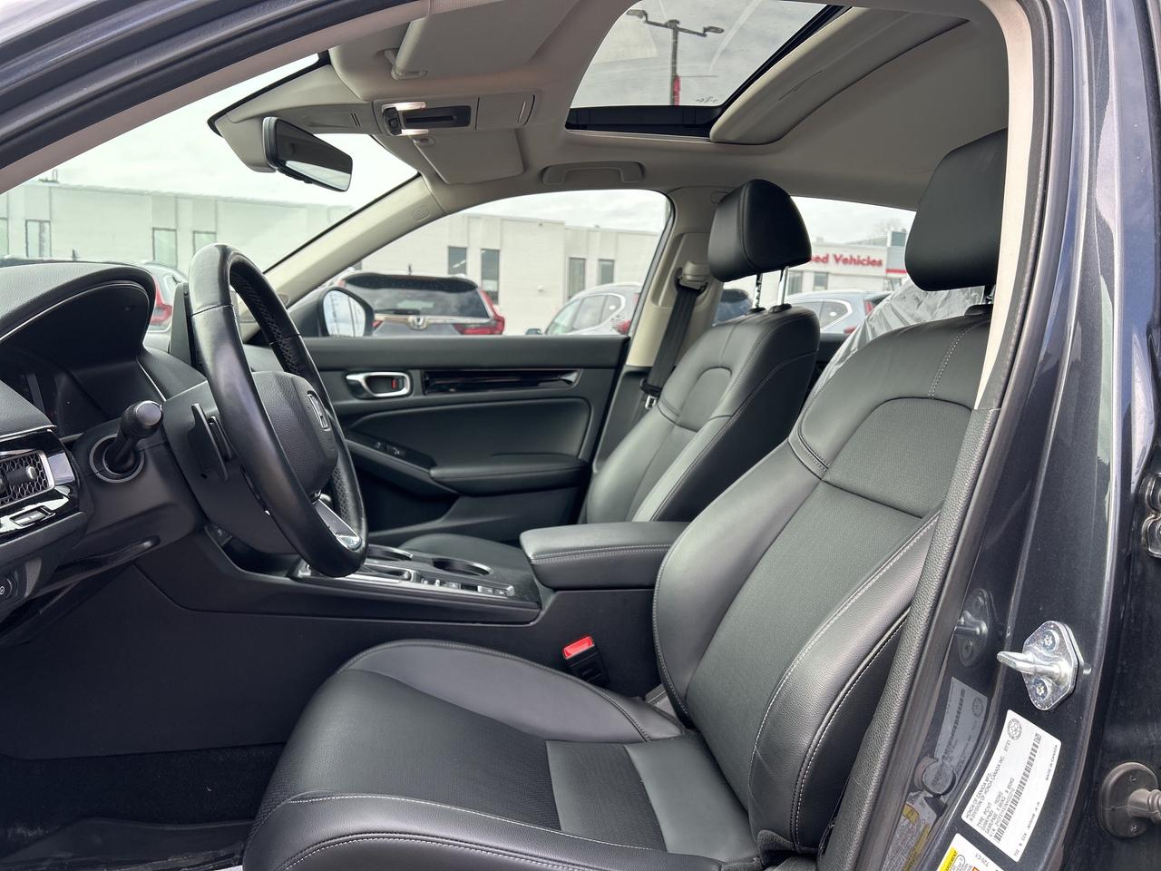 2022 Honda Civic Sedan Touring Leather  Navigation  Sunroof  CarPlay Photo