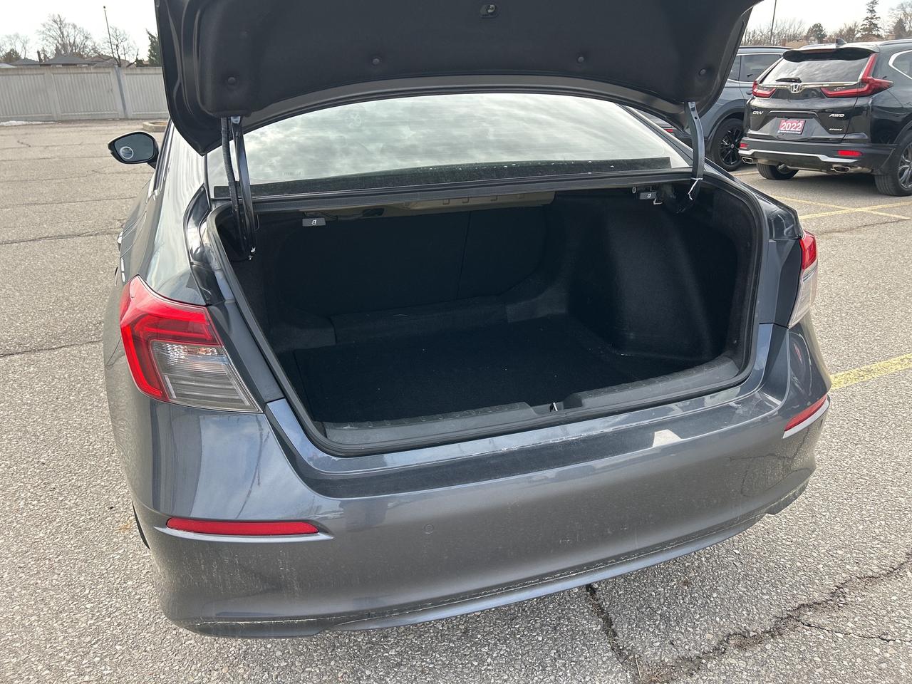 2022 Honda Civic Sedan Touring Leather  Navigation  Sunroof  CarPlay Photo